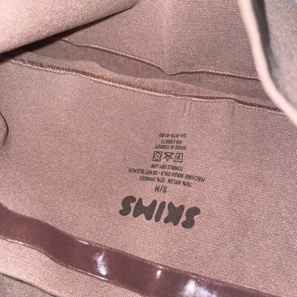 NEW SKIMS Core Control Briefs size S/M - Picture 6 of 6